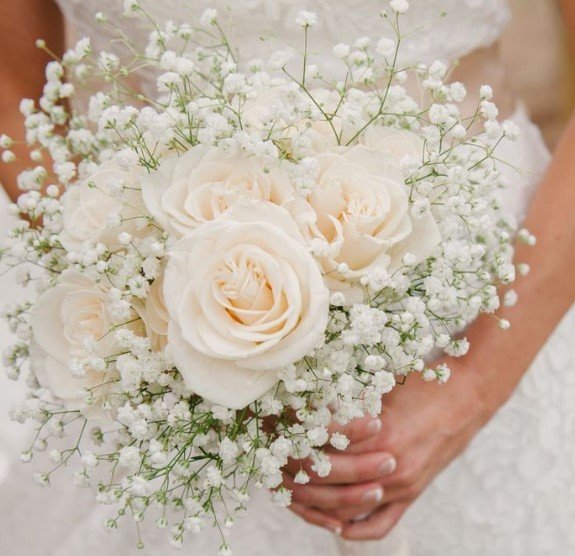 Ramo Novia  24 Rosas Blancas y Gypsophilia